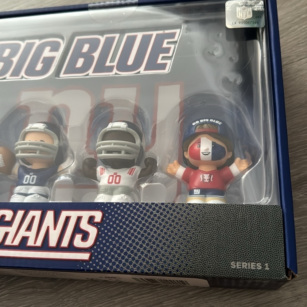 Fisher Price Little People Collector Toy NFL New York Giants Football - Picture 6 of 6